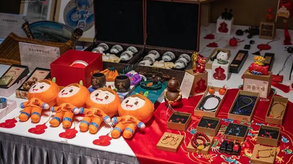 湖南文化旅游走進(jìn)韓國推介會(huì)現(xiàn)場展品.jpg